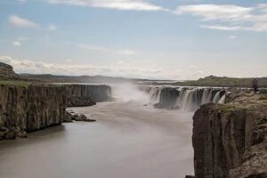 Découvrir l'Islande : Trek à travers des cascades islandaises