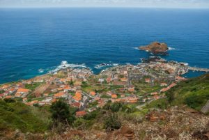Randonnée à Madère dans la ville côtière de Porto Moniz Akaoka
