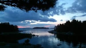 Voyage en Suède vue sur la mer Baltique de nuit Akaoka