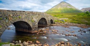 Autotour Ecosse de l'île de Skye et passage sur un pont en voiture