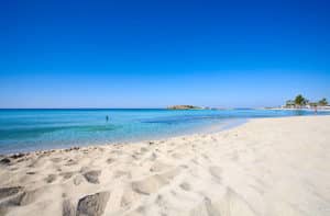 Voyage Chypre baie de Nissi ville d'Ayia Napa Akaoka