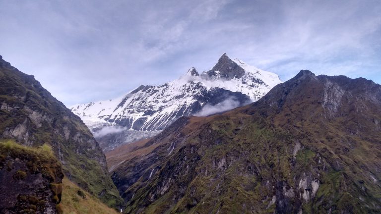 Trekking au Népal sur le massif montagneux Annapurna Akaoka