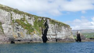Aventure de Dingle : Falaises sur la baie