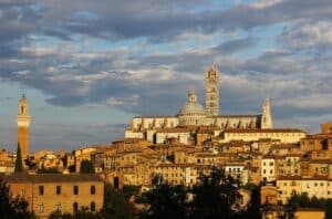 Voyage Italie village Toscane Akaoka