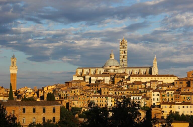Voyage Italie village Toscane Akaoka