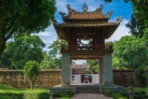 Voyage au Vietnam et visite du temple de la littérature Van Mieu Quoc Tu Giam Akaoka