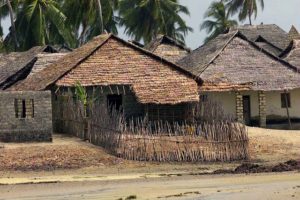 Voyage au Kenya : visite d'un village traditionnel typique Akaoka