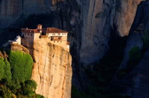 Voyage Bulgarie maison sur falaise Akaoka