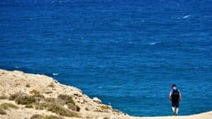 Randonnée liberté Grèce en bord de mer Akaoka