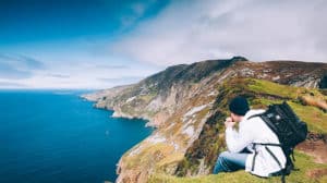 Trek Cork : Randonneur sur la falaise de Cork