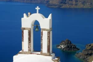Voyage Cycles à l'île d'Andros clocher blanc Akaoka