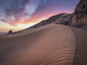 Randonnée en Algérie dans les sables du désert de l'Erg Chech du Sahara Akaoka
