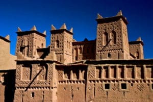 Visite au Maroc d'un village en terre traditionnel marocain Akaoka