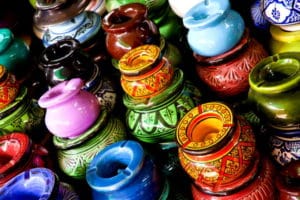 Voyage au Maroc : poterie aux motifs orientaux Akaoka