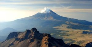 Trek au Mexique à Sierra Tarahumara et vue sur un volcan Akaoka
