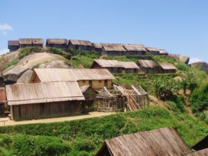 Randonnée à Madagascar : découverte du Pays Zafimaniry Akaoka