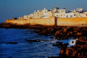 Voyage Maroc : ville d'Essaouira au bord de l'océan Atlantique Akaoka