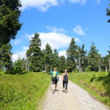 hiking 5460299 1280 - Akaoka