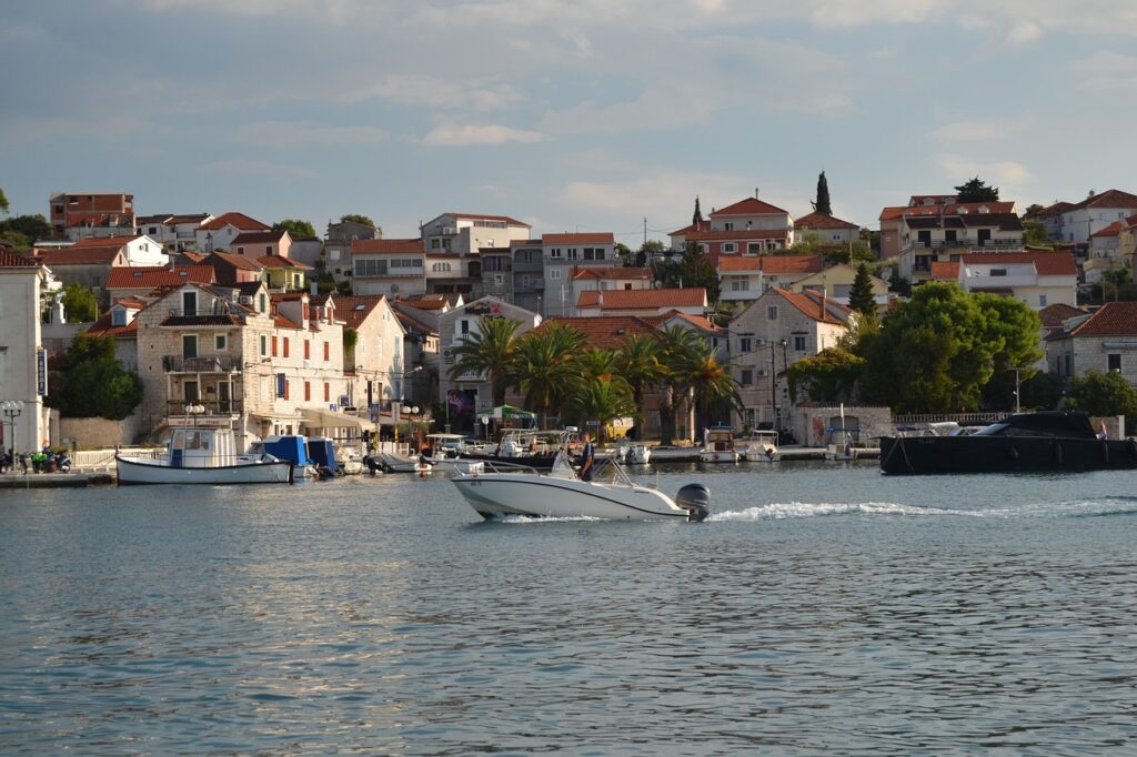 trogir 6787334 1280 - Akaoka