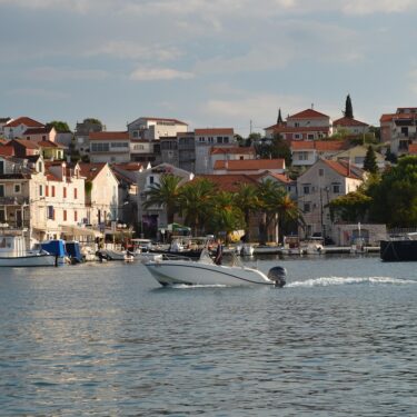 trogir 6787334 1280 - Akaoka